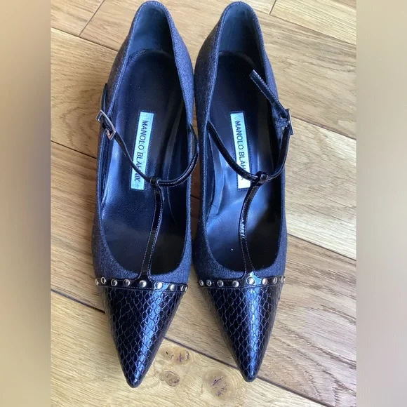 Manolo Blahnik Grey and black snake skin, cap toe studded heels - Picture 2 of 9